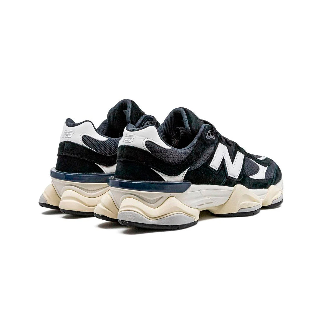 New Balance 9060 Scarpe Uomo Nero e Bianco in Pelle Scamosciata Retro