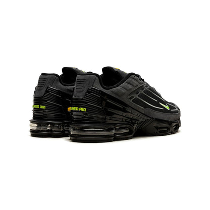 Nike Air Max Plus 3 Nero Volt Uomo Sneakers Moderne e Tecnologiche