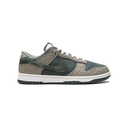 Nike Dunk Low Premium Grigio Urban con Texture Safari Uomo