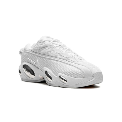 Nike NOCTA Glide Triple White Sneakers Uomo Stile Minimalista