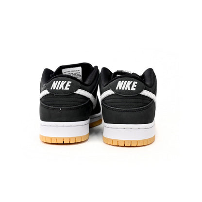 Nike Dunk Low SB Nero e Bianco Suola Gum Uomo