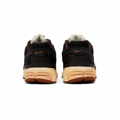 Nike Air Zoom Vomero 5 Nere con Suola Beige Scarpe Running Uomo