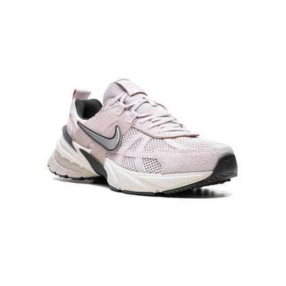 Nike V2K Run Viola Platino Scarpe Running Donna Retrò Eleganti