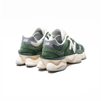 New Balance 9060 Scarpe Uomo Verde Nori in Pelle Scamosciata Casual