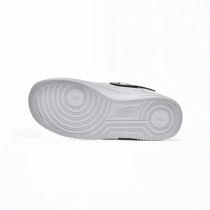 Nike Air Force 1 Low Bianco con Swoosh e Moschettone Rosso